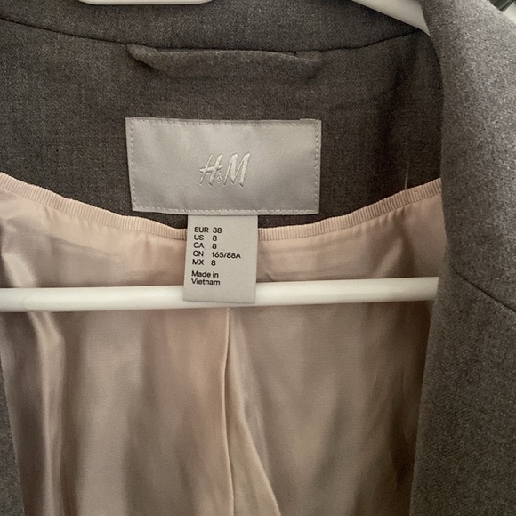 H & M Womens blazer worn, in good condition size 8 - Picture 3 of 6
